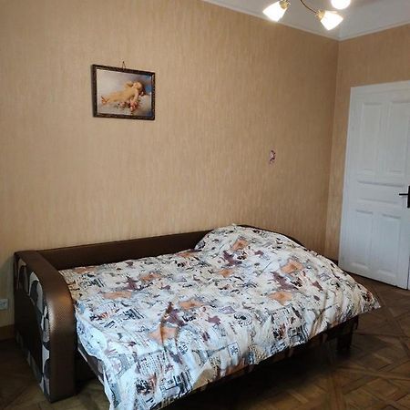 Rose Apartamento Lviv Exterior foto