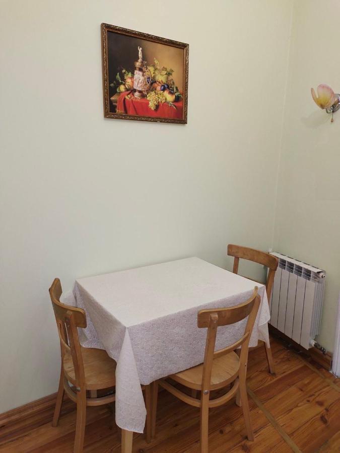 Rose Apartamento Lviv Exterior foto