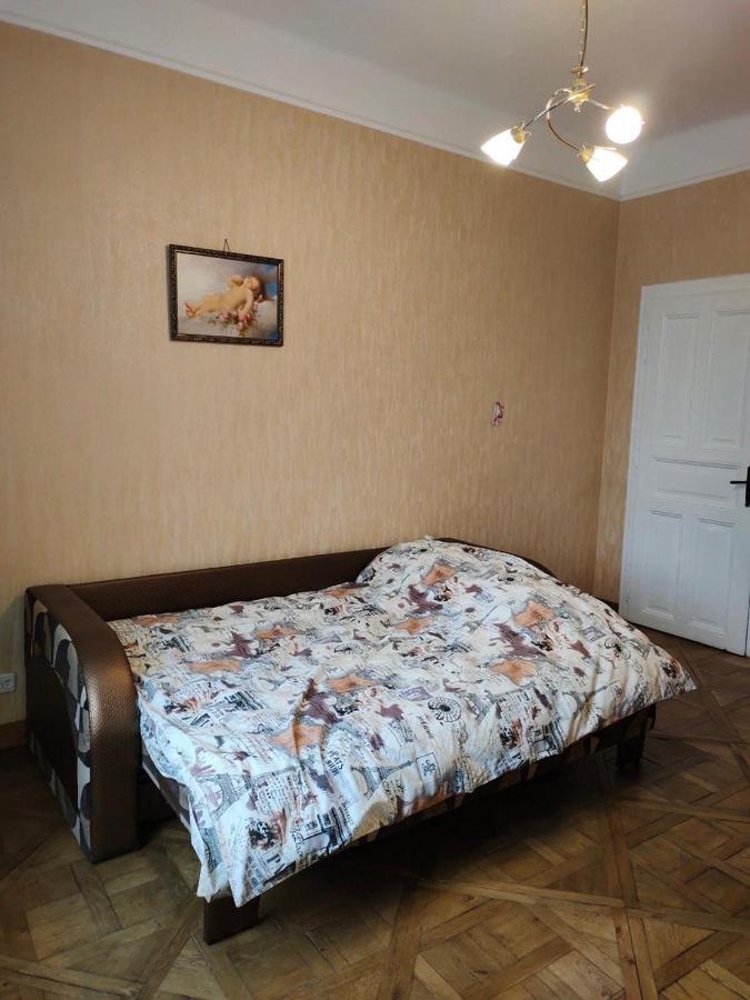 Rose Apartamento Lviv Exterior foto